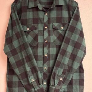 Green and Black Casual Button Down Shirt with Plaid Pattern